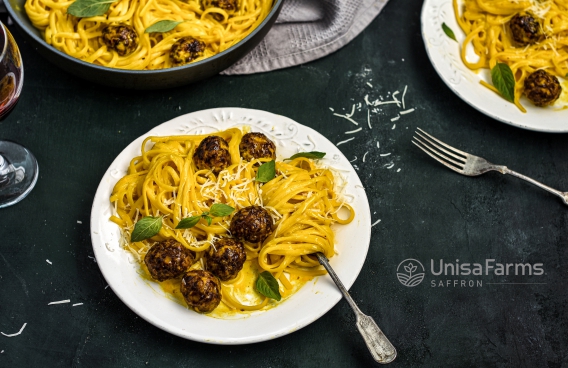 CREAMY SAFFRON AND MEATBALL PASTA